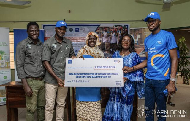Kandi : la Fondation Moov Africa Bénin fait don de 2,2 millions FCFA aux coopératives de transformation des fruits du Baobab implantées autour du Parc W