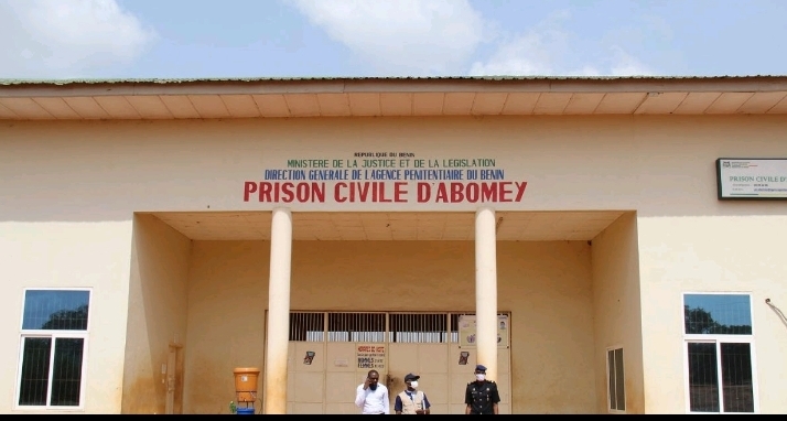 Visite aux détenus dans les établissements pénitentiaires du Bénin : la présentation d’un acte d’accès désormais obligatoire dès le 1er août