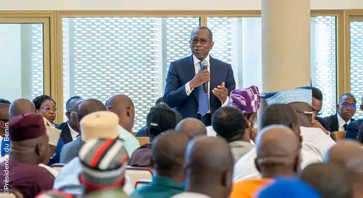 Bénin : le gouvernement et les communes dressent un bilan à mi-parcours de la réforme structurelle de la décentralisation