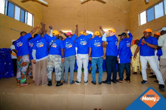 Bénin : Moov Africa fait don de chemises aux zémidjans de Porto-Novo