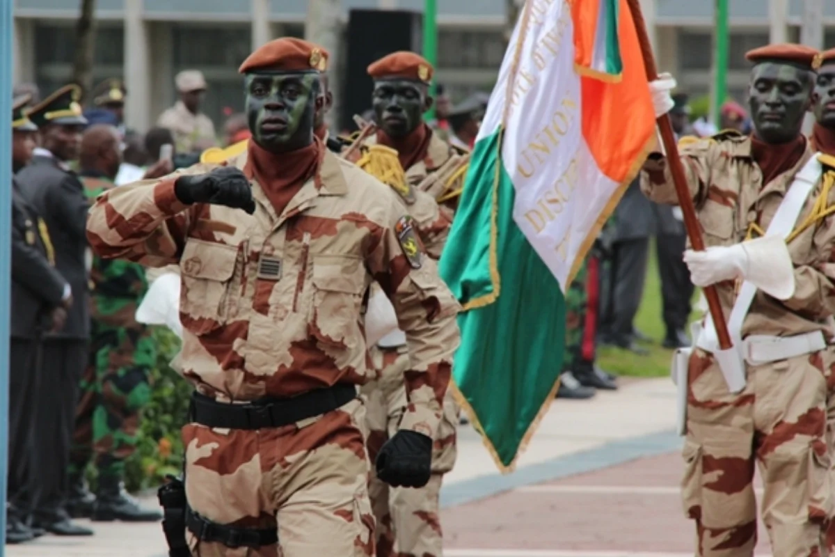 Défilé du 1er août 2025 : la troupe militaire ivoirienne déjà présente à Cotonou