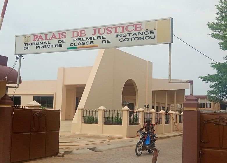 Bénin : une fausse proche de Claudine Prudencio déposée en prison pour usurpation d’identité et escroquerie