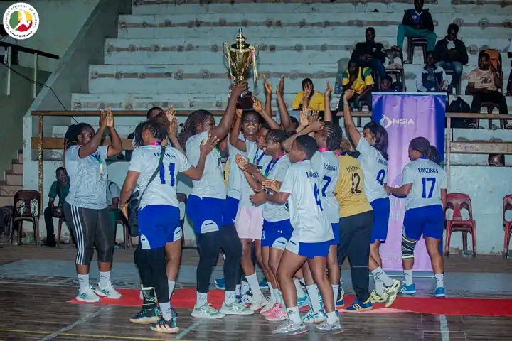 Handball – NSIA Banque Coupe de l’Indépendance 2025 : Lokossa triomphe chez les dames, Parakou crée la surprise chez les hommes