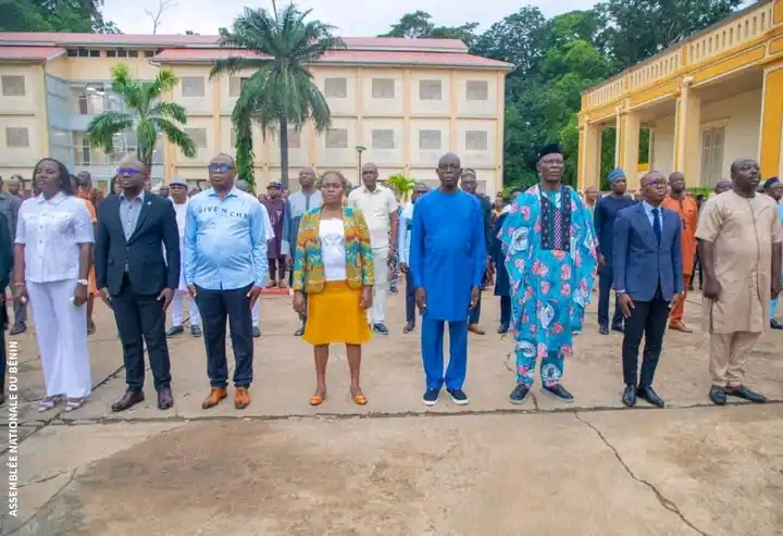 Assemblée nationale : le personnel civil et militaire entretenu sur ses relations avec les députés