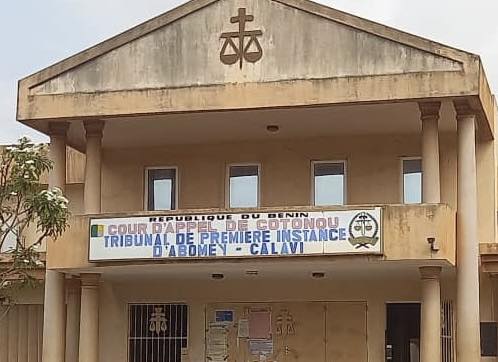 Bénin : ils volent la moto d’un policier, s’en servent pour commettre d’autres délits et écopent de 5 ans de prison