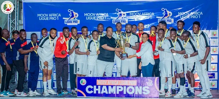 Handball – Play-offs Moov Africa Ligue Pro 2025 : Flowers CNSS (D) et Adjidja HBC (H) sacrés champions