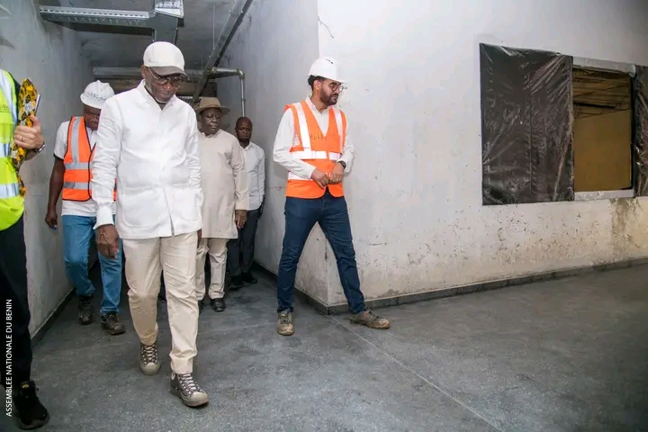 Nouveau siège de l’Assemblée nationale : Patrice Talon constate l’état d’avancement des travaux