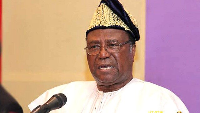 Tentative de coup d’État au Bénin : l’ancien président Nicéphore Soglo condamne fermement et appelle à l’unité nationale