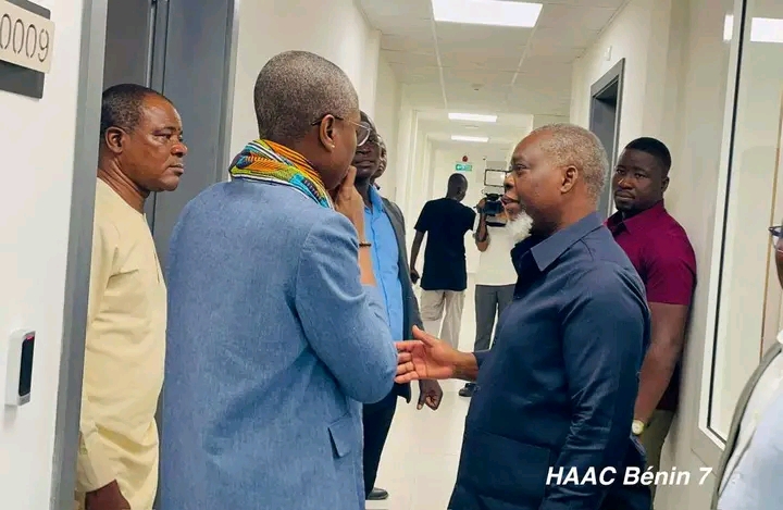 Coup d’État déjoué au Bénin : la HAAC exprime sa solidarité au personnel de la SRTB après l’attaque des assaillants