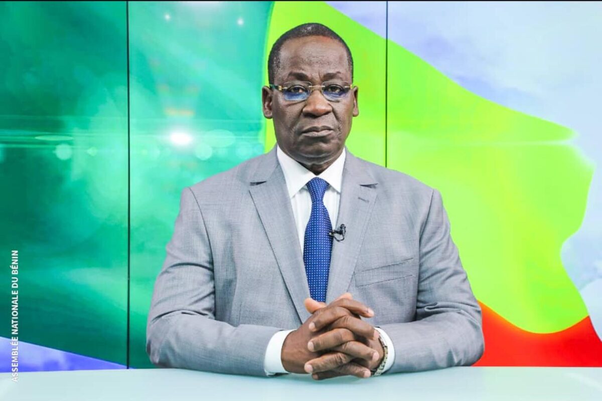 Tentative de coup d’État au Bénin : le gouvernement rassure et appelle au calme