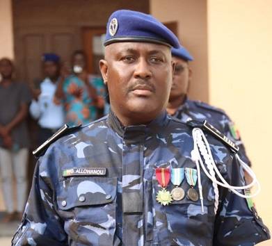 Coup d’État manqué : la Police républicaine alerte après la découverte de matériels militaires sensibles dans plusieurs quartiers de Cotonou