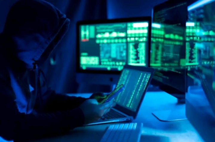 Opération Sentinelle : 106 cybercriminels interpellés au Bénin, plus de 4 300 comptes d’arnaque fermés