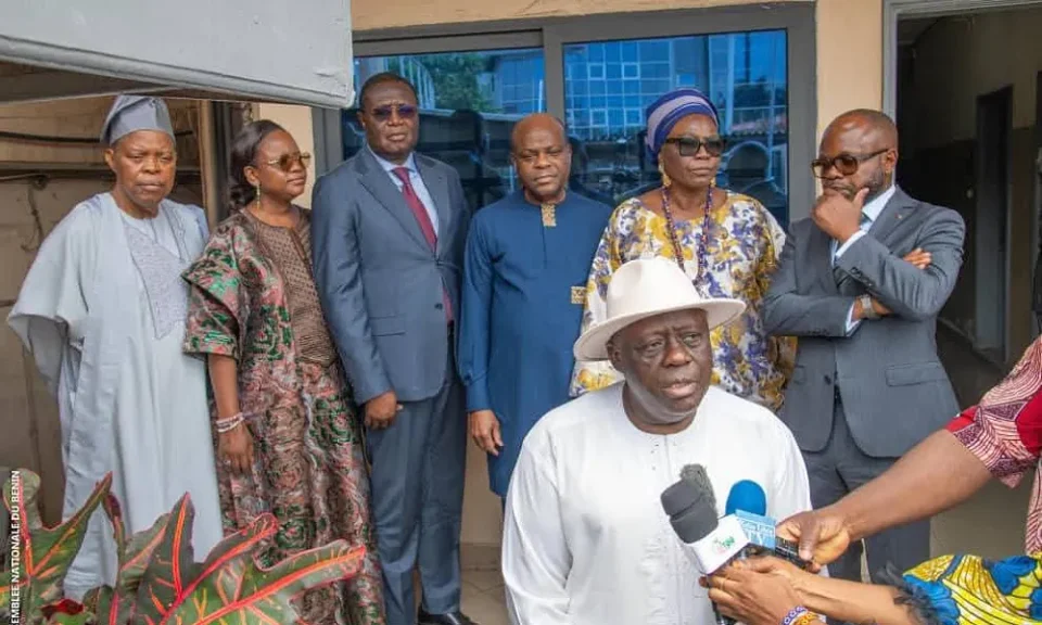 Coup d’État manqué : les institutions béninoises condamnent et réaffirment leur unité