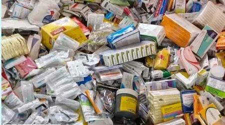 Bénin : la Police démantèle un réseau de faux médicaments au grand marché de Porto-Novo, 02 suspectes interpellées