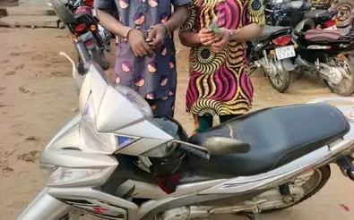 Pahou : 02 suspects interpellés en pleine tentative de revente d’une motocyclette volée