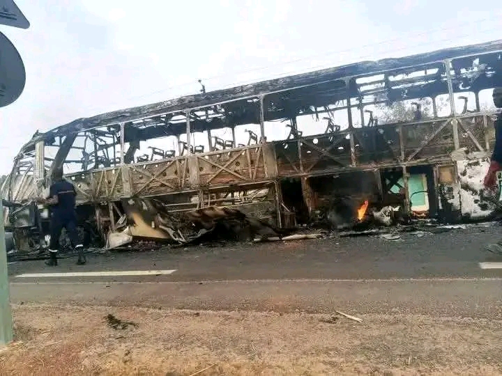 Drame à Malanville : un incendie meurtrier après la collision entre un camion d’essence et un bus