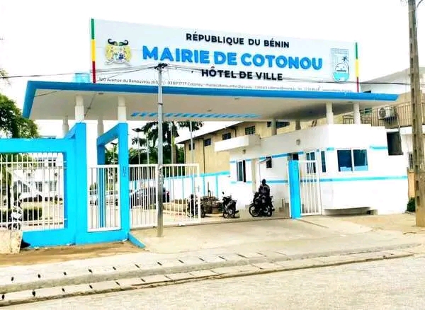 Cotonou : la mairie annonce une opération contre les véhicules abandonnés et les garages illégaux