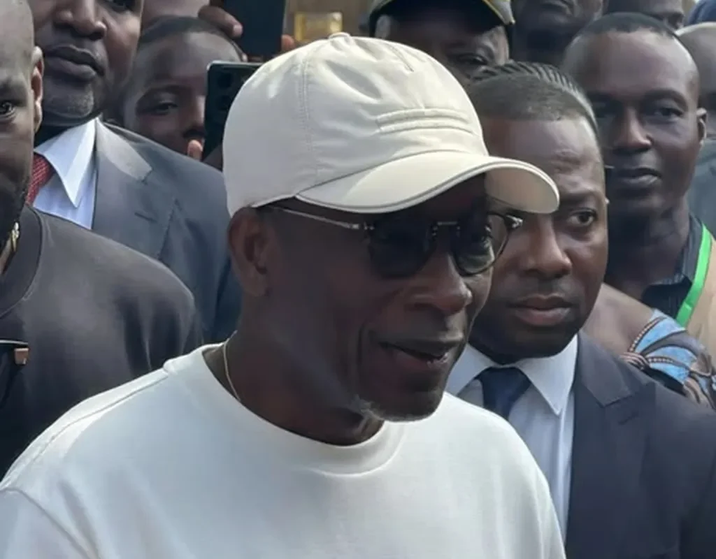 Présidentielle 2026 : à Cotonou, Talon vote dans une atmosphère solennelle et chaleureuse