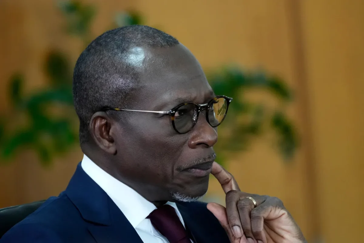 Fin de mandat présidentiel au Bénin : le gouvernement laisse planer le doute sur une possible grâce présidentielle pour les « prisonniers politiques »