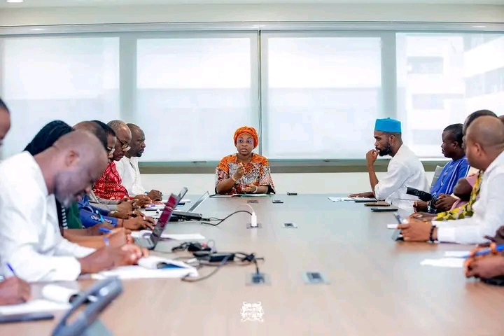 Médias au Bénin : la ministre Aurélie Adam Soulé Zoumarou ouvre des concertations avec les acteurs du secteur