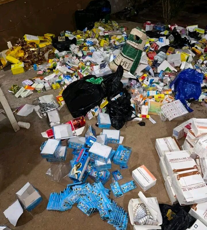Porto-Novo : 280 kg de médicaments contrefaits saisis, une présumée grossiste interpellée
