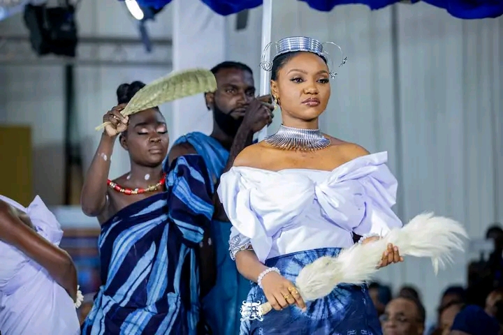 Première édition de « La Nuit du Kanvo et de l’Indigo » : le Bénin célèbre son patrimoine textile à travers un défilé de mode