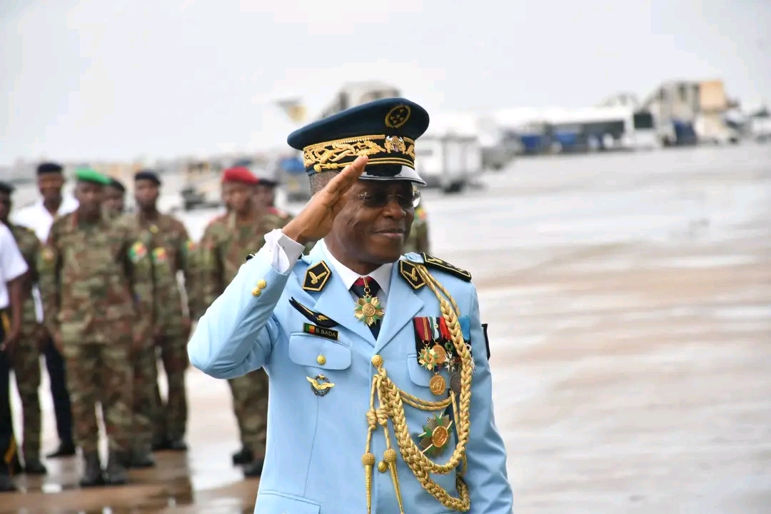 Forces armées béninoises : le général Bertin Bada fait ses adieux aux armes après 43 ans sous les drapeaux