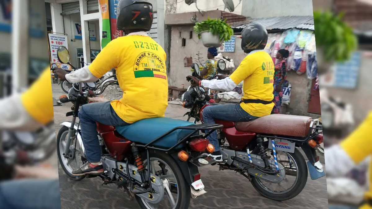 Cotonou : les cartes de droit-taxi désormais disponibles pour les conducteurs de taxi-moto