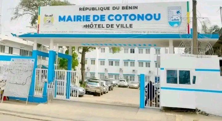 Mairie de Cotonou : le maire accepte la démission du Secrétaire exécutif et fixe les modalités de la transition
