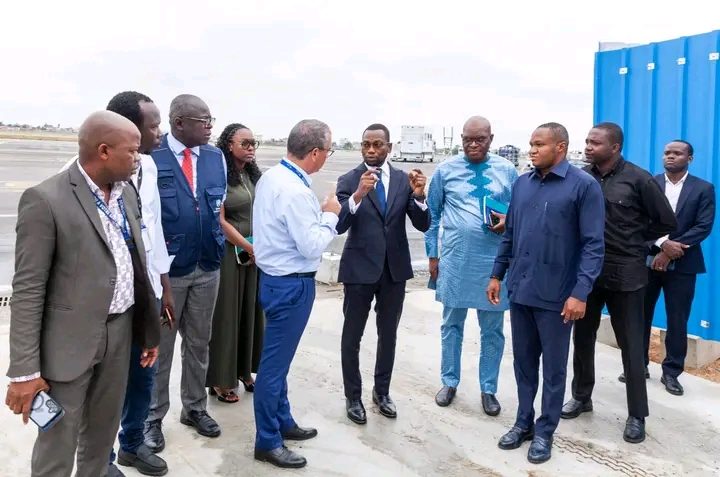 Ebola : Benjamin Hounkpatin évalue le dispositif de prévention à l’aéroport de Cotonou